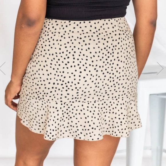 TAN LEOPARD PRINT MINI SKIRT - Picture 2 of 3